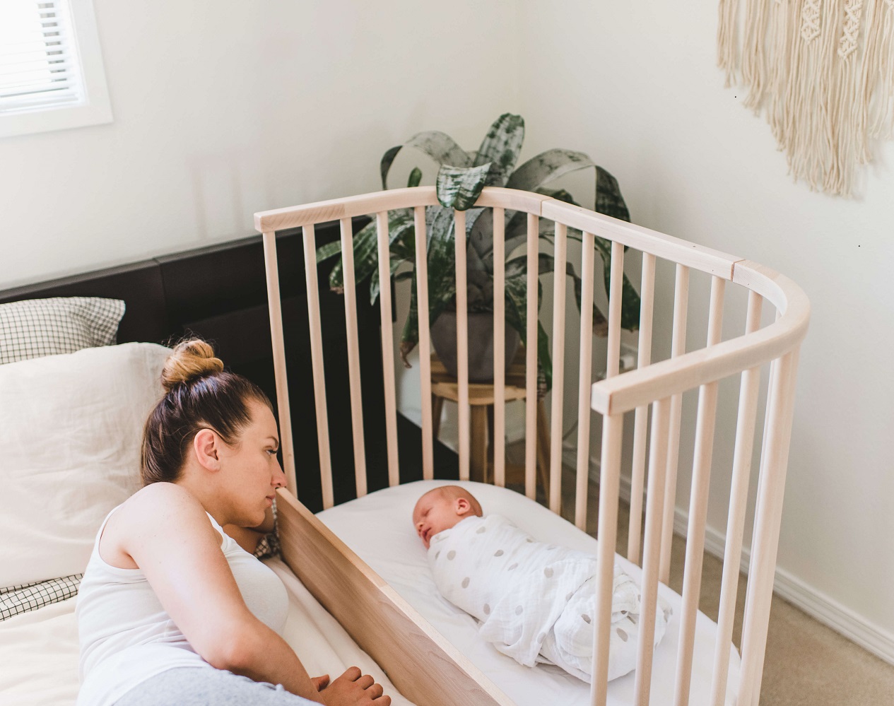 How to CoSleep with an Infant Safely Using a Bedside Sleeper babybay